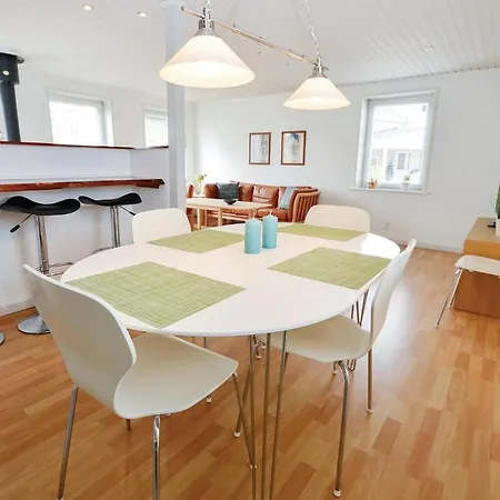 Дом отдыха Two-bedroom Holiday In